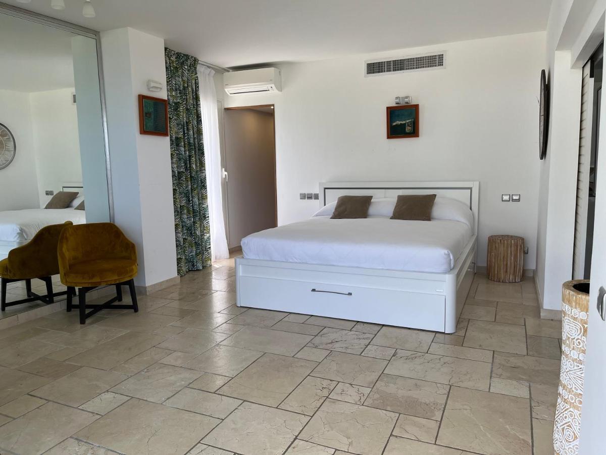 Le Domaine Anse Marcel Beach Resort מראה חיצוני תמונה